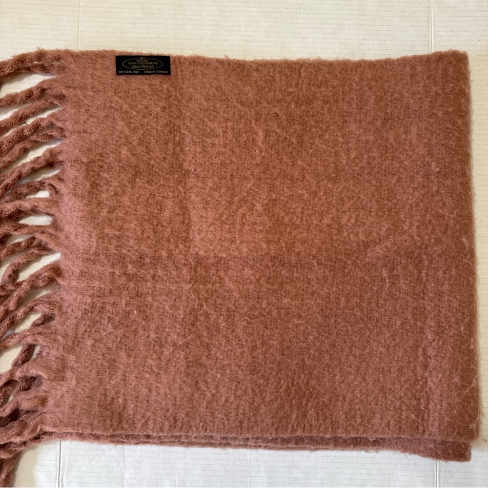 NWOT Women’s 100% Cashmere Scarf Dusty Pink / Mauve Wrap With Fringe 80"x18"